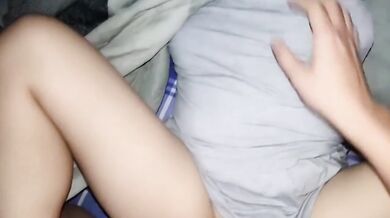 漂亮眼镜小女友 被扒开内内无套输出 大奶子 稀毛肥鲍鱼